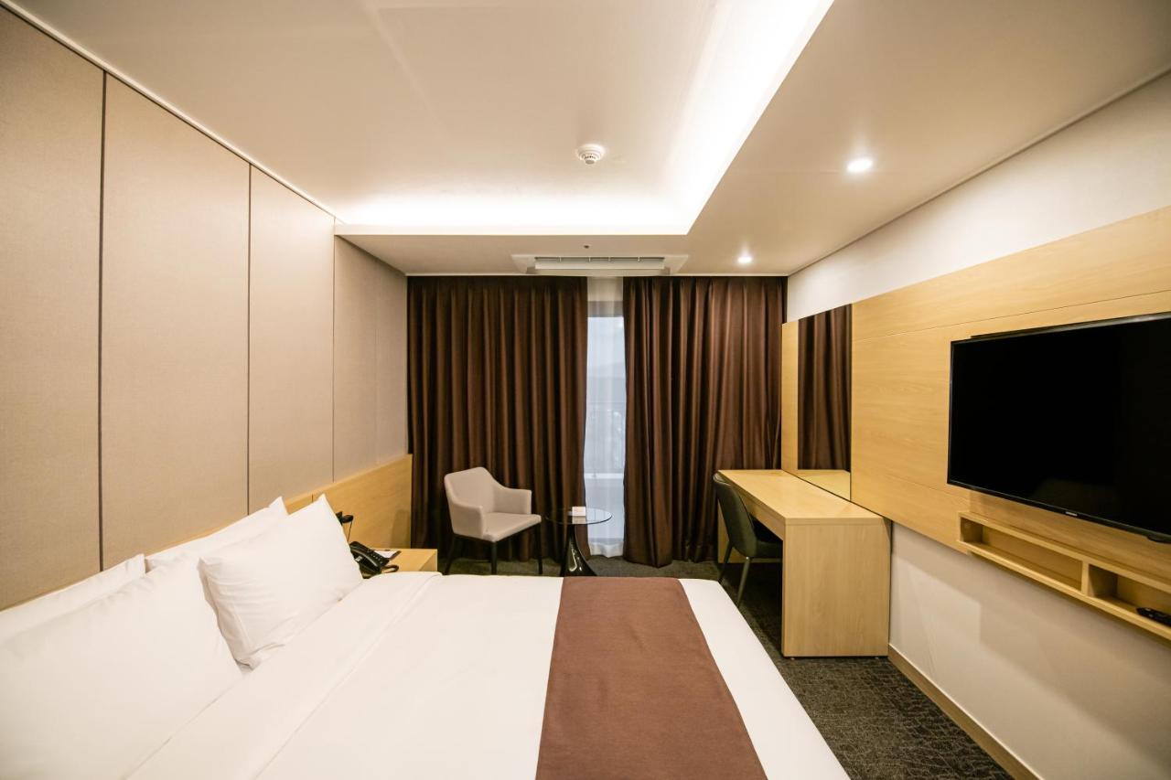 Jackson9S Hotel Чхунчхон Екстер'єр фото