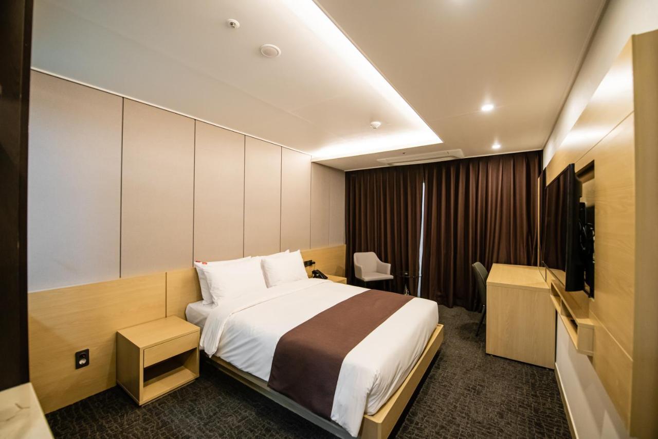 Jackson9S Hotel Чхунчхон Екстер'єр фото