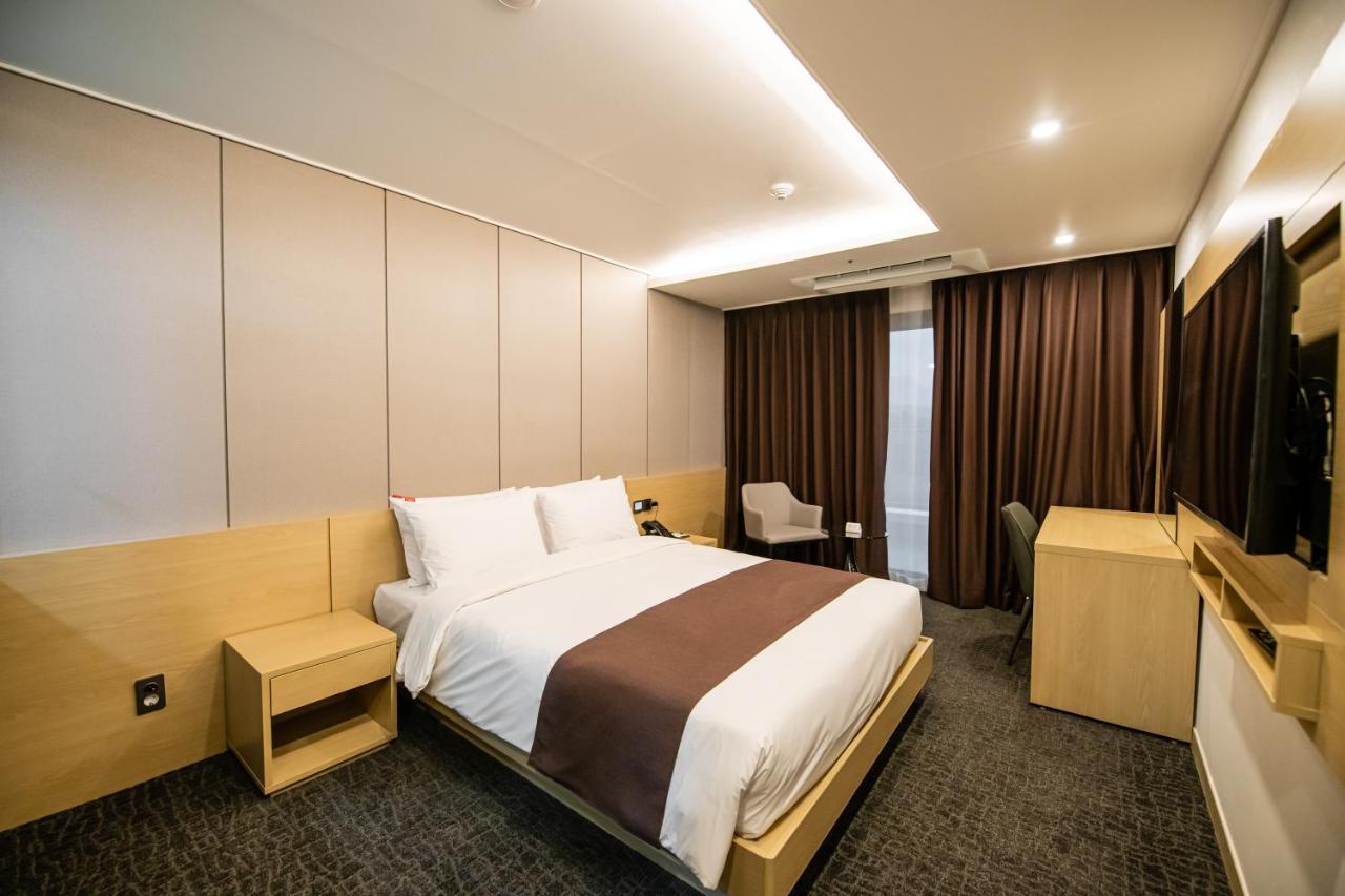 Jackson9S Hotel Чхунчхон Екстер'єр фото